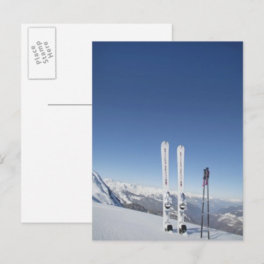 Skis en Ski Poles Briefkaart (Voorkant / Achterkant)