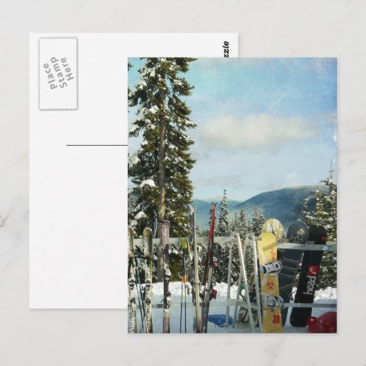 Skis en Snowboards op Mountain Top Briefkaart (Voorkant / Achterkant)