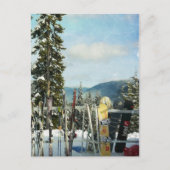 Skis en Snowboards op Mountain Top Briefkaart (Voorkant)