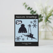 Skis, hat, goggles & snowflakes holiday briefkaart (Staand voorkant)