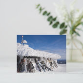 Skis in een skioord, Lapland briefkaart (Staand voorkant)