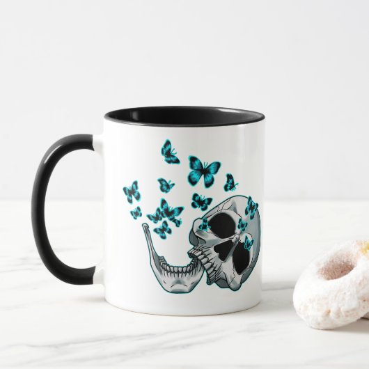 Skull and Blue Butterflies Mug Mok (Met donut)