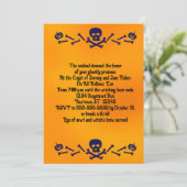 Skull and Cross Botten Halloween Party Kaart (Staand voorkant)