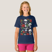 Skull Christmas With Poinsettias & Snowflakes T-shirt (Voorkant volledig)