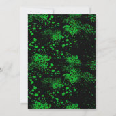 Skull Crossbones Green Splattered Halloween Party Kaart (Achterkant)