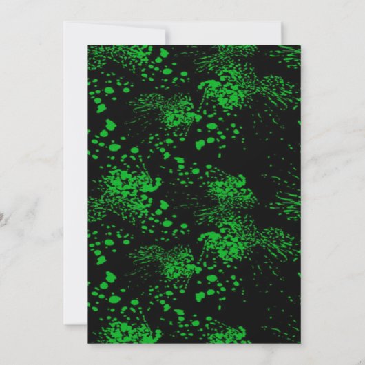 Skull Crossbones Green Splattered Halloween Party Kaart (Achterkant)