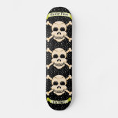 Skull & Crossbones Skateboard Deck (Voorkant)