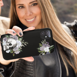 Skull Floral Rozen Black White Gothic Halloween iPhone 15 Pro Case