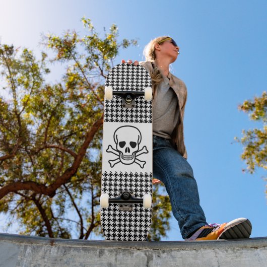 SKULL N CROSSBONES SKATEBOARD DECK (Buiten 1)