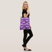 Skull Pattern Design met Paarse zonnebril Tote Bag (Op model)