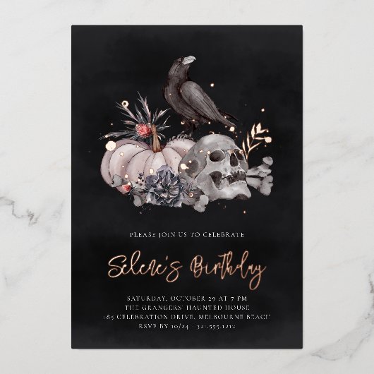 Skull & Raven Halloween Birthday Party Folie Uitnodiging (Voorkant)