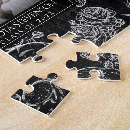Skull Roos Chalk | Funky Gothic Afstuderen Foto Legpuzzel (Zijkant)