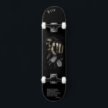 Skull "your turn" Skateboard met gepersonaliseerde<br><div class="desc">Maak dit skateboard uw door jouw tekst toe te voegen. Als u toegang wilt krijgen tot geavanceerde bewerkingsgereedschappen, gaat u naar "Deze sjabloon aanpassen" en klikt u op "Details", scrolt u naar beneden en drukt u op de link "Klik om verder aan te passen". Ideaal voor elke Occasie zoals verjaardag...</div>