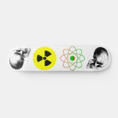 Skulls Atom Radiation Sign Skateboard (Horizontaal)