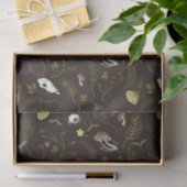 Skulls en fungi op een donkerbruine/roodachtige ac tissuepapier (Geschenk)