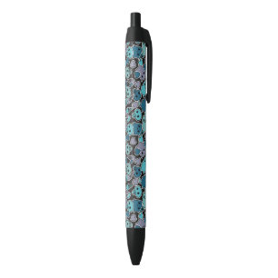 Skulls en harten op zwarte achtergrond 2 inkt pen