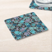 Skulls en harten op zwarte achtergrond 2 kartonnen onderzetters (Schuin)