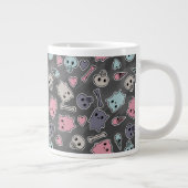 Skulls en harten op zwarte achtergrond grote koffiekop (Rechts)