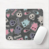 Skulls en harten op zwarte achtergrond muismat (Met muis)