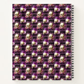 Skulls en Purple Flowers op Harlequin Background Notitieboek (Achterkant)