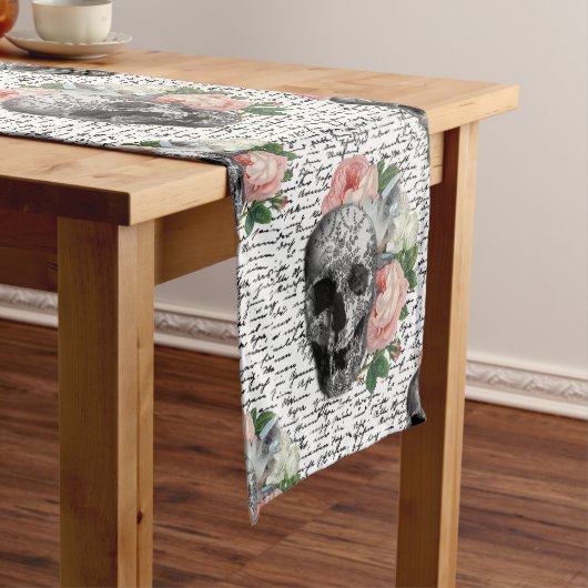 Skulls en roze rozen lange tafelloper (Voorbeeld)