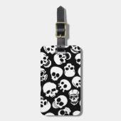 Skulls in Black Background Pattern Bagagelabel (Voorkant verticaal)
