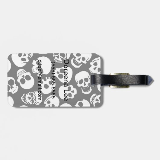 Skulls in Black Background Pattern Bagagelabel (Achterkant horizontaal)