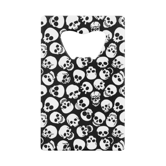 Skulls in Black Background Pattern Creditkaart Flessenopener (Voorkant)