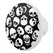 Skulls in Black Background Pattern Keramische Knop (Rechts)