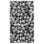 Skulls in Black Background Pattern Klein Cadeauzakje (Achterkant)