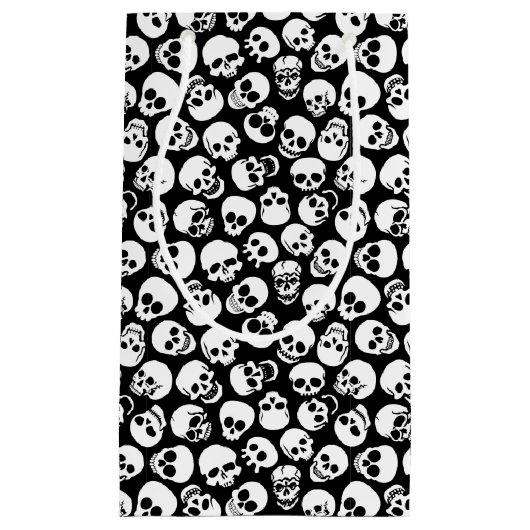 Skulls in Black Background Pattern Klein Cadeauzakje (Voorkant)
