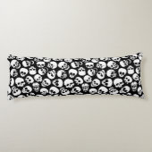 Skulls in Black Background Pattern Lichaamskussen (Achterkant)