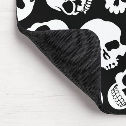 Skulls in Black Background Pattern Muismat (Hoek)