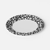 Skulls in Black Background Pattern Papieren Bordje (Gekanteld)