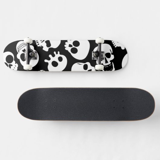 Skulls in Black Background Pattern Persoonlijk Skateboard (Horizontaal)