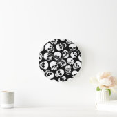 Skulls in Black Background Pattern Ronde Klok (Huis)