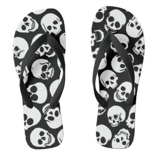 Skulls in Black Background Pattern Teenslippers