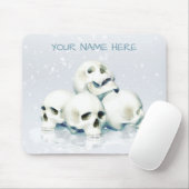 Skulls in the snow. Personalized Muismat (Met muis)