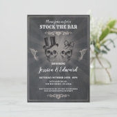 Skulls is de Bar Halloween Chalk Invitation Kaart (Staand voorkant)