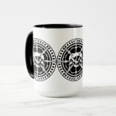 Skulls met zwaarden mok (Voorkant links)