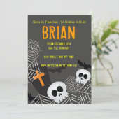 Skulls spinwebben en rip hallowen verjaardagsfeest kaart (Staand voorkant)