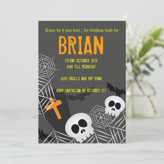 Skulls spinwebben en rip hallowen verjaardagsfeest kaart (Staand voorkant)