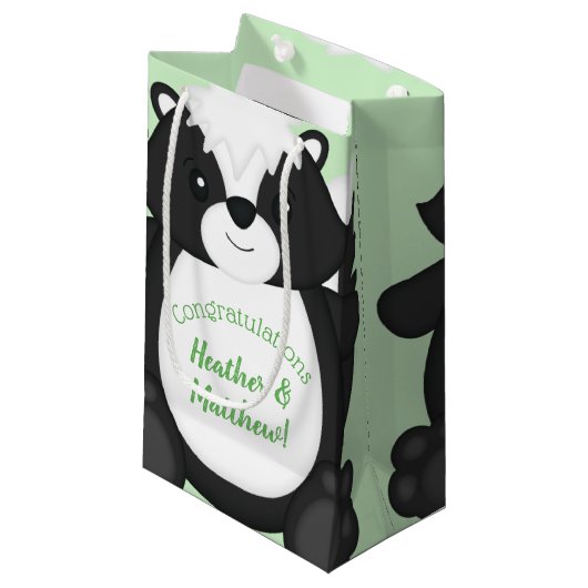 Skunk Baby shower Green Klein Cadeauzakje (Voorkant Gekanteld)