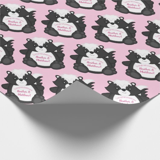 Skunk Baby shower Roze Cadeaupapier (Hoek)