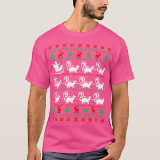 Skunk Pulls Santa Sleigh Christmas Skunk Lover Xma T-shirt
