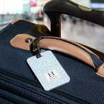 Sky | Afdrukmonogram pastel Bagagelabel<br><div class="desc">Chic monogrammed bagagelabel is een zachter pastel dat de trend van de dierlijke afdruk doorzet, met een bleek blauw blauw en wit luipspatroon. Personaliseer met uw enig monogram van het initiaal en naam op de voorzijde, en voeg uw contactinformatie aan de rug in witte brief op een tegenovergestelde diepe kool...</div>