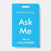 Sky Blue Ask Me Badge voor vrijwilligers (Achterkant)