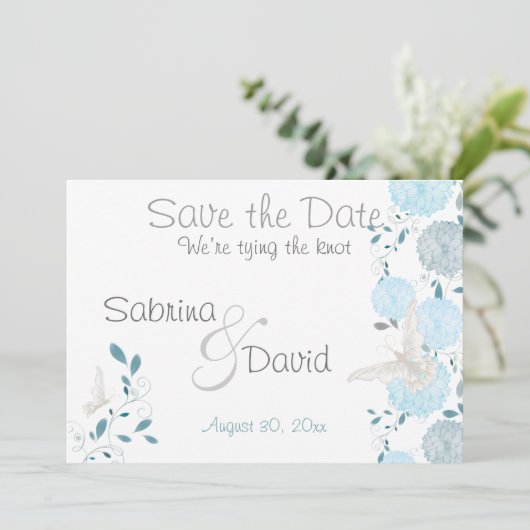Sky Blue Butterfly Chrysanthemum Save the Date (Staand voorkant)