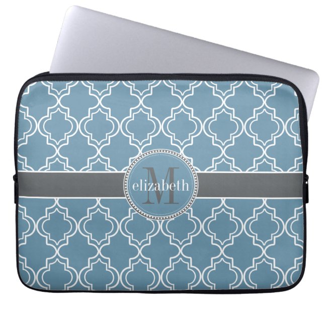 Sky Blue Grey White Moroccan Quatrefoil Monogram Laptop Sleeve (Voorkant)