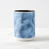 "Sky Blue Ice Cube Coffee Mug: Chill and Sip" Tweekleurige Koffiemok (Center)